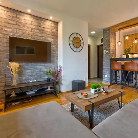 65 Titova Zlatibor * Palisat