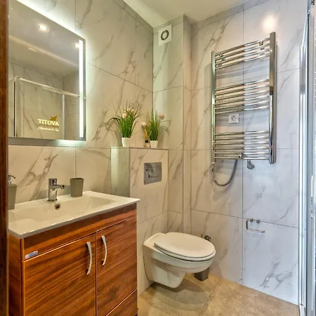 65 Titova Zlatibor 公寓